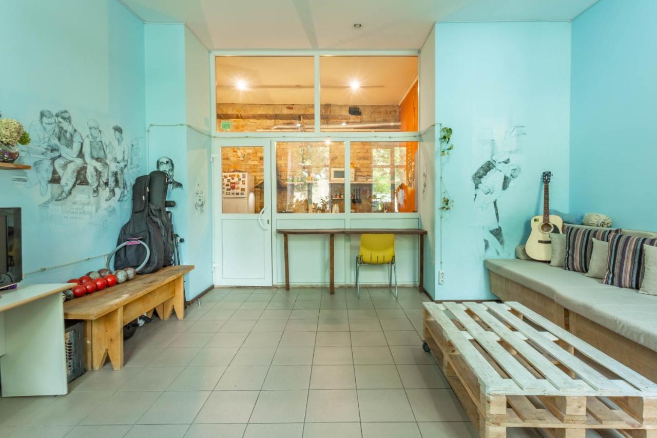 Garis Factory Hostel Kiev Ngoại thất bức ảnh