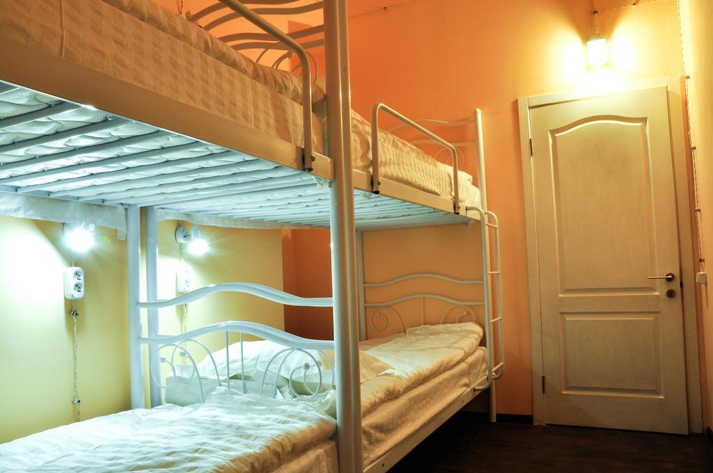 Garis Factory Hostel Kiev Phòng bức ảnh